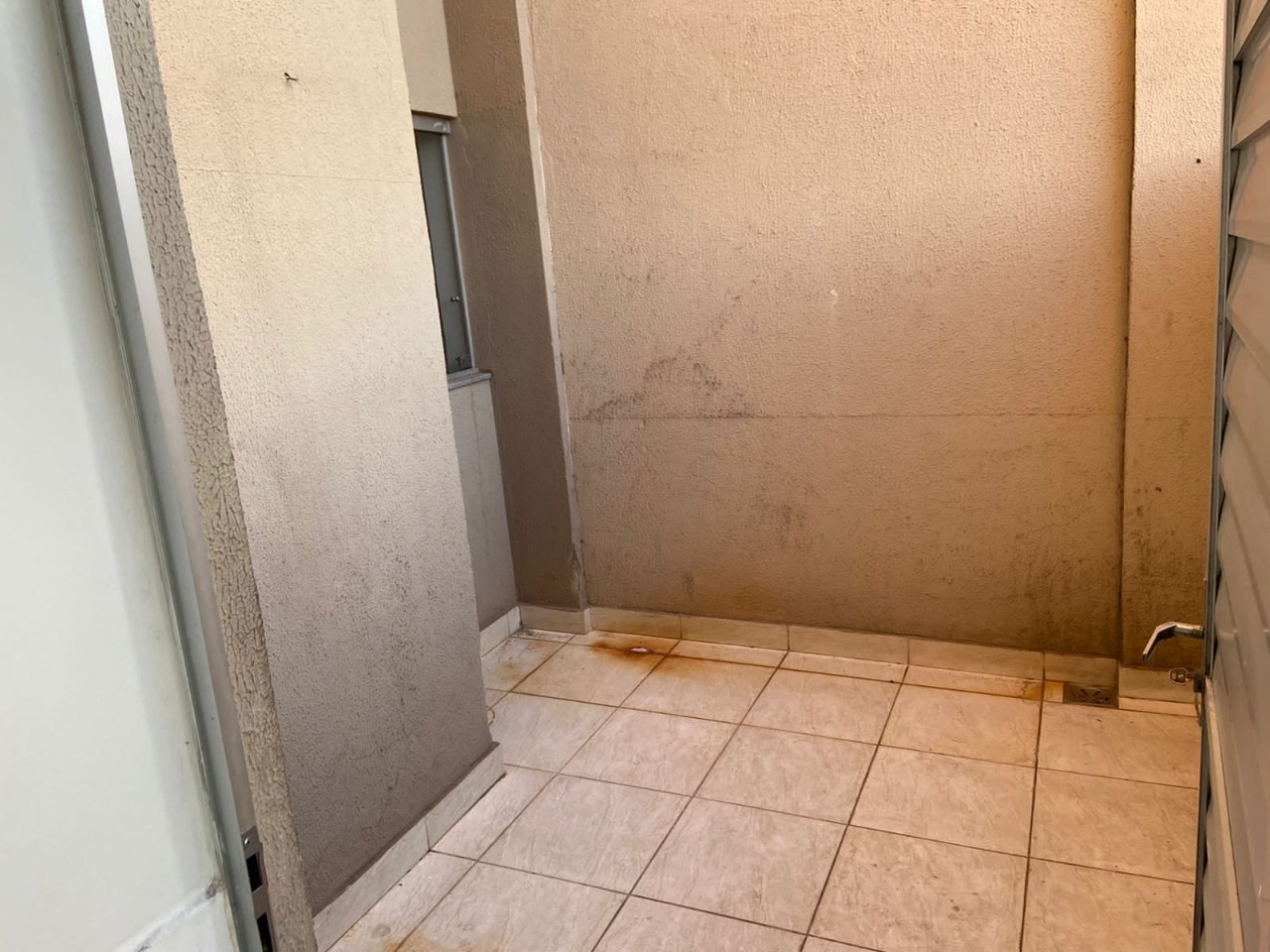 Apartamento à venda com 3 quartos, 65m² - Foto 2