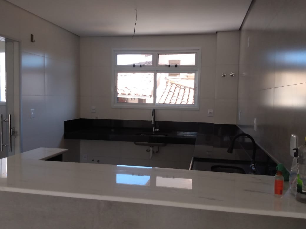 Apartamento à venda com 4 quartos, 143m² - Foto 4