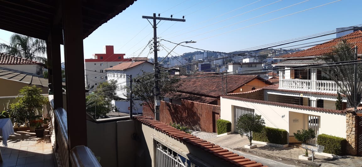 Casa à venda com 3 quartos, 200m² - Foto 14