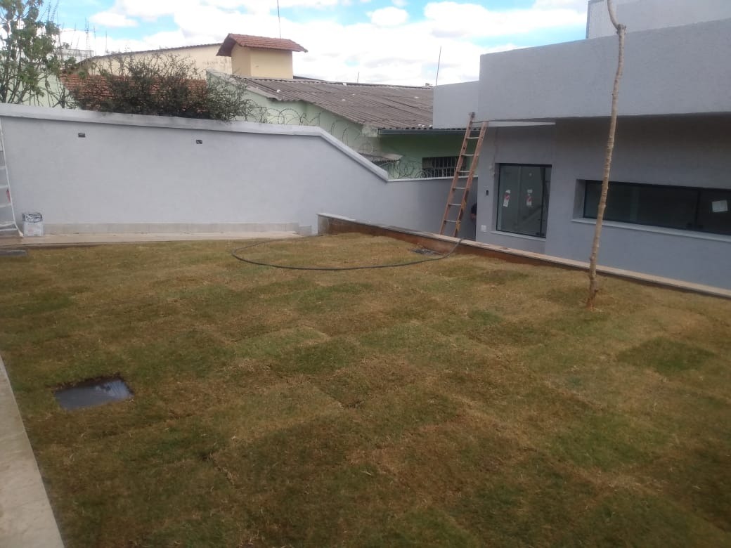 Casa à venda com 4 quartos, 300m² - Foto 4