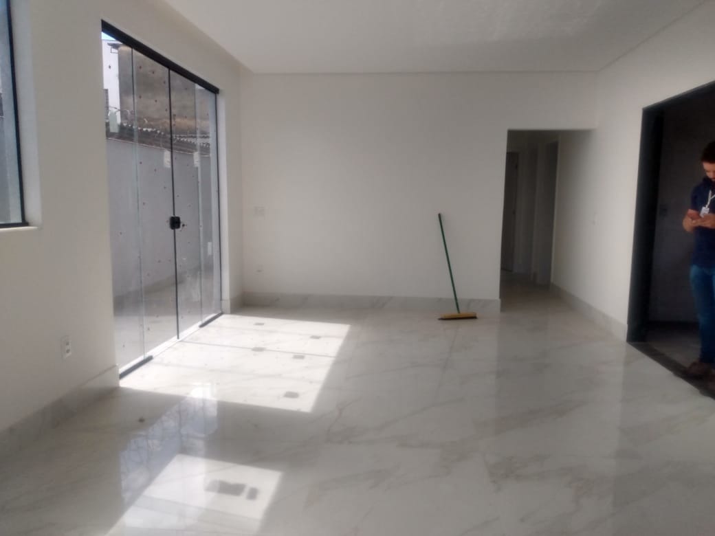 Casa à venda com 4 quartos, 300m² - Foto 10