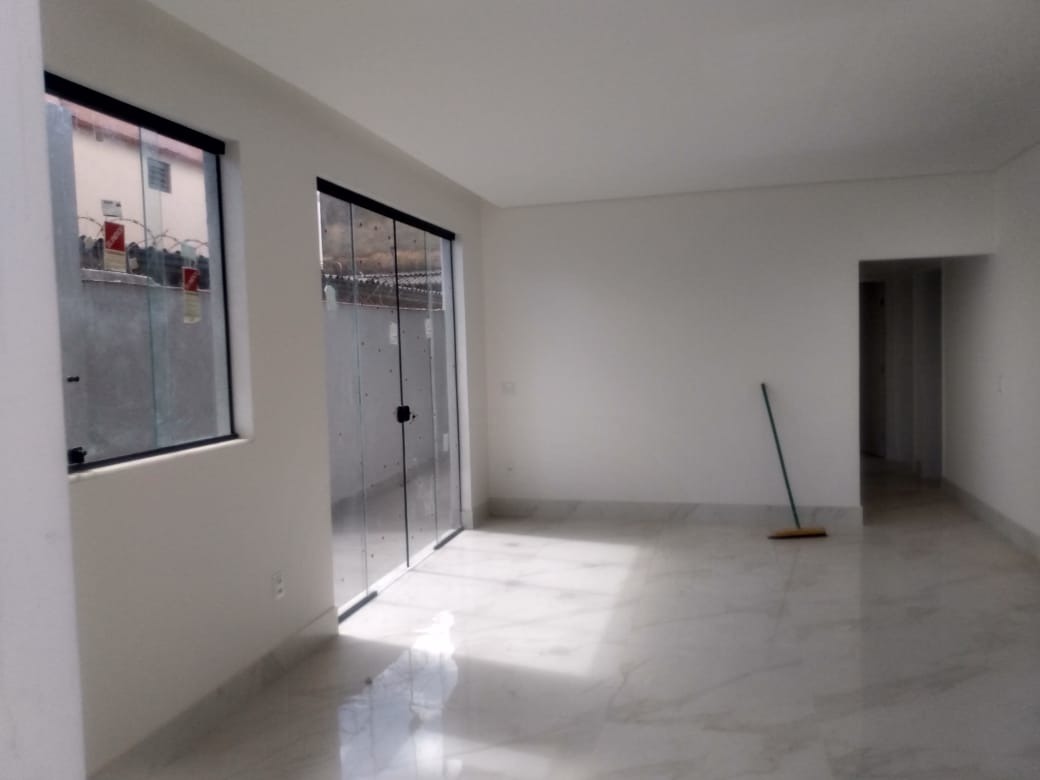 Casa à venda com 4 quartos, 300m² - Foto 11