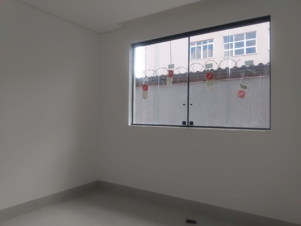 Casa à venda com 4 quartos, 300m² - Foto 14