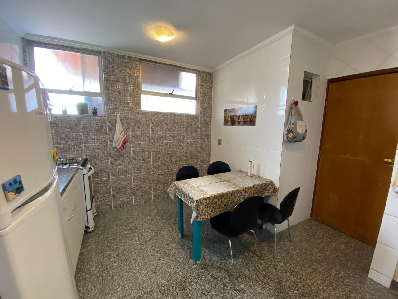 Apartamento à venda com 3 quartos, 99m² - Foto 4