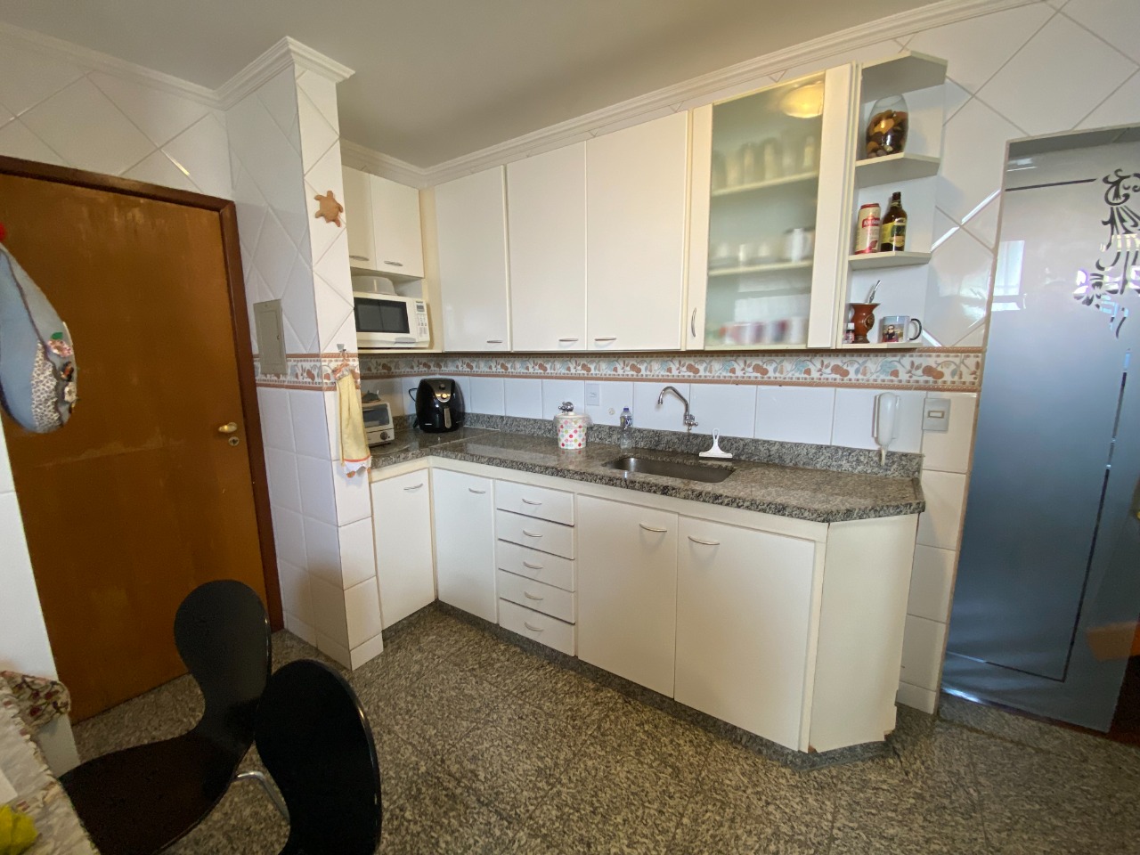 Apartamento à venda com 3 quartos, 99m² - Foto 18