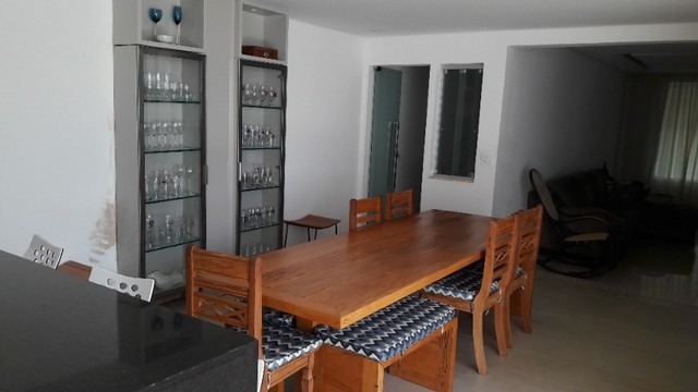 Casa de Condomínio à venda com 4 quartos, 200m² - Foto 2