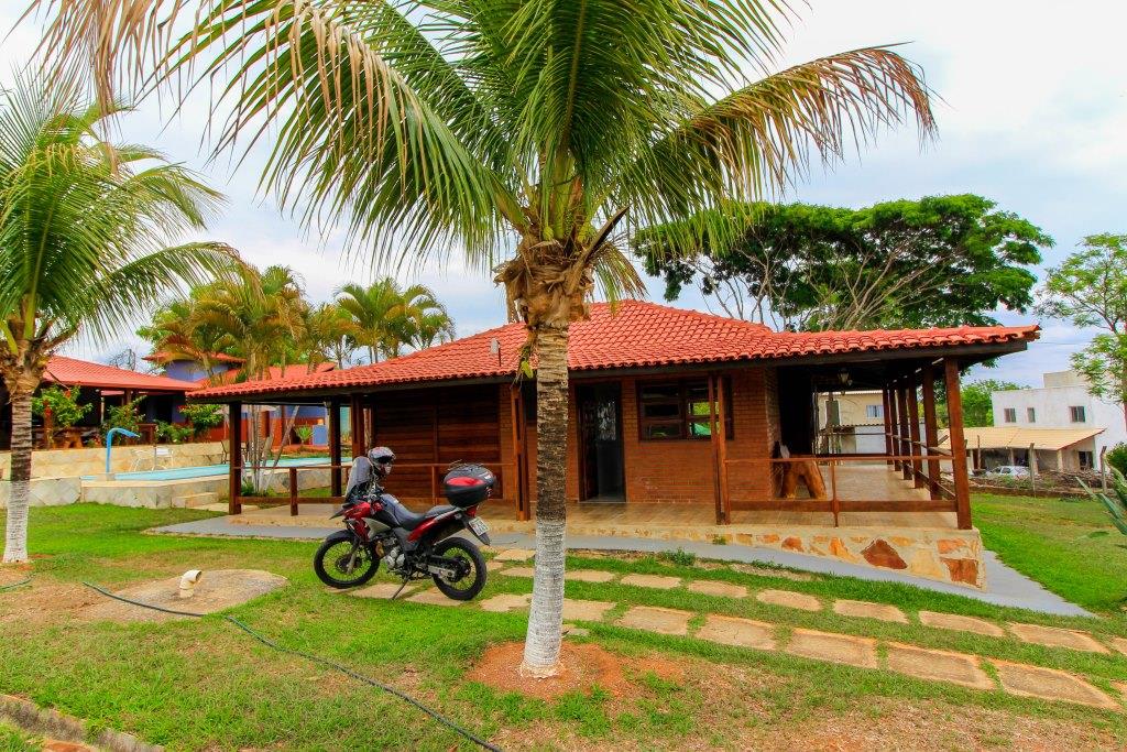 Casa de Condomínio para alugar com 4 quartos, 268m² - Foto 1