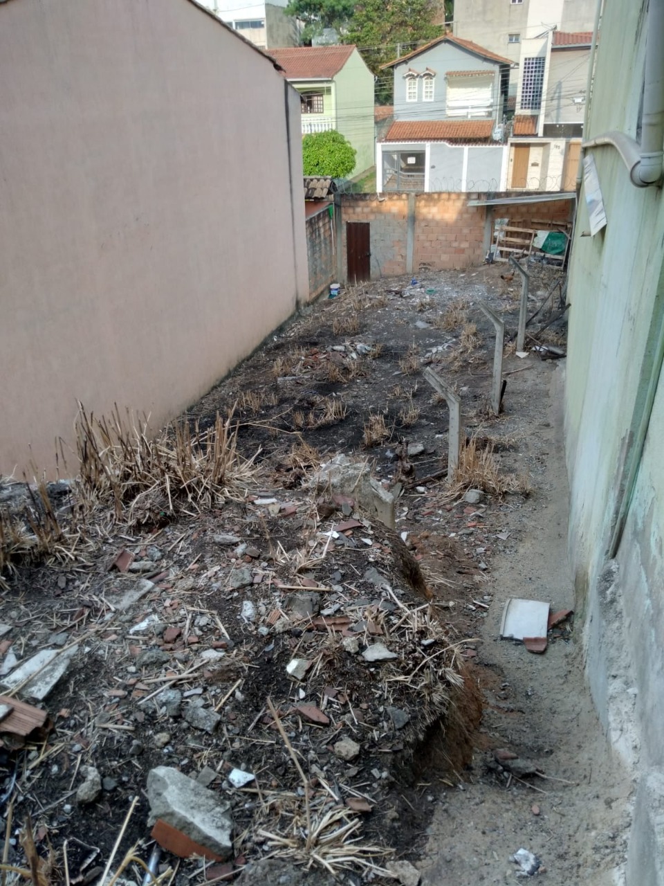 Terreno à venda, 210m² - Foto 1