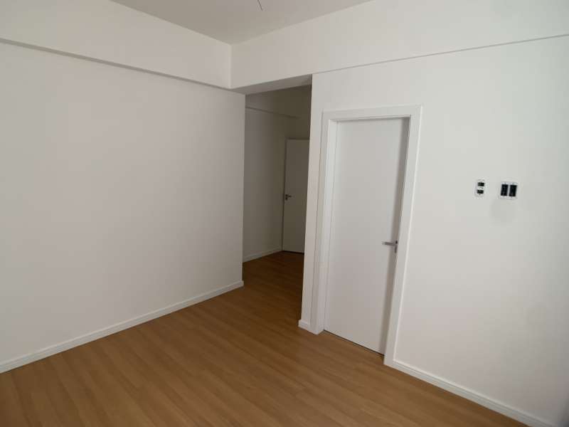 Apartamento à venda com 3 quartos, 160m² - Foto 1