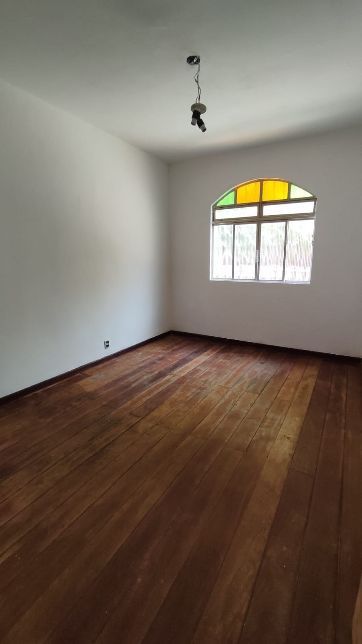 Casa à venda com 3 quartos, 219m² - Foto 11