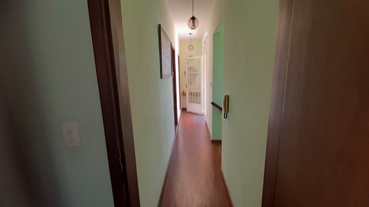 Casa à venda com 4 quartos, 300m² - Foto 4