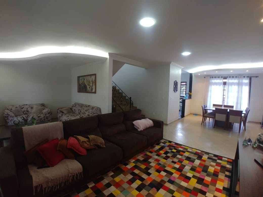 Casa à venda com 3 quartos, 240m² - Foto 9