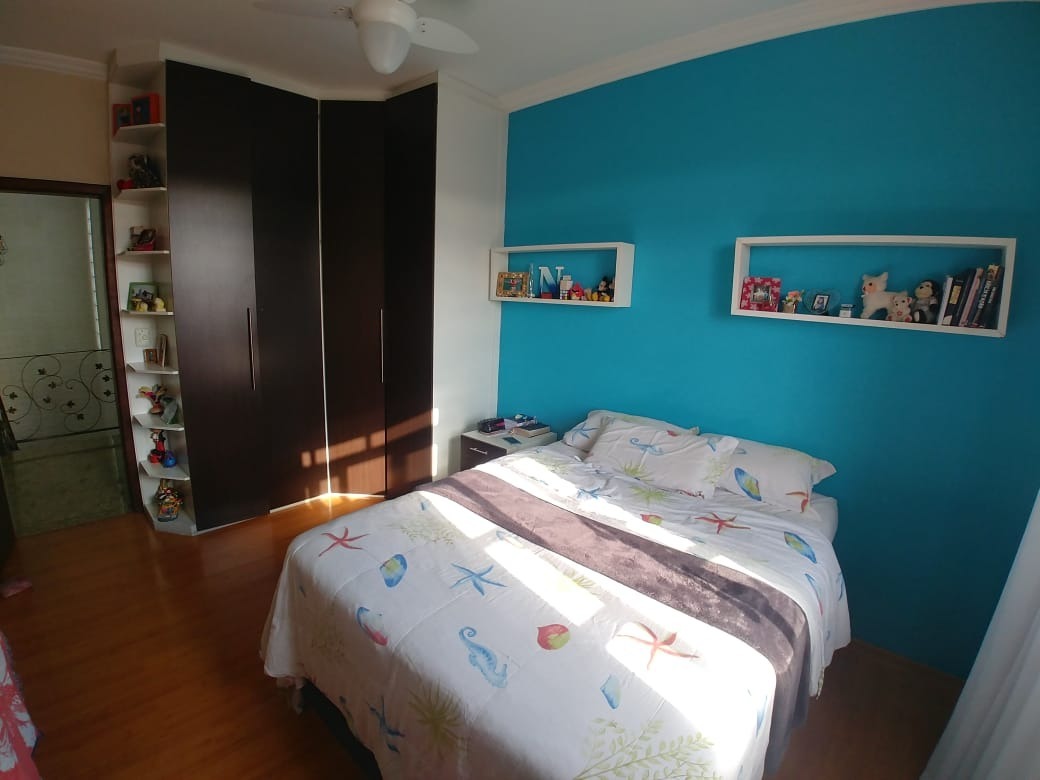 Casa à venda com 3 quartos, 240m² - Foto 16