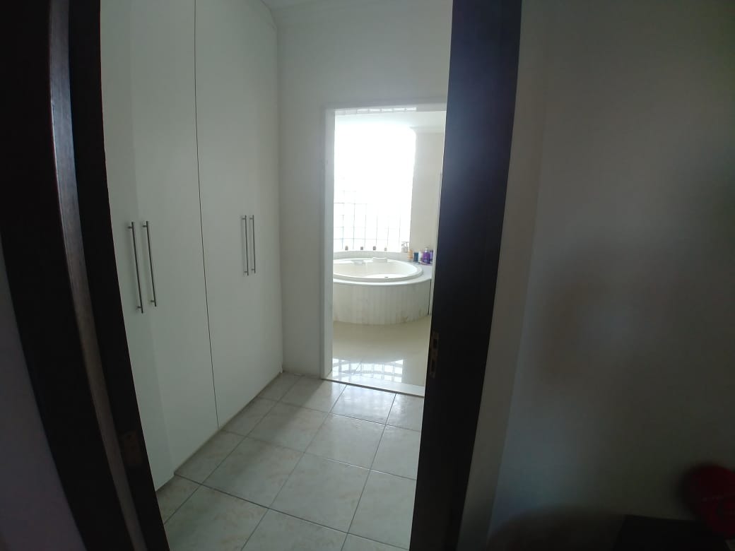 Casa à venda com 3 quartos, 240m² - Foto 21