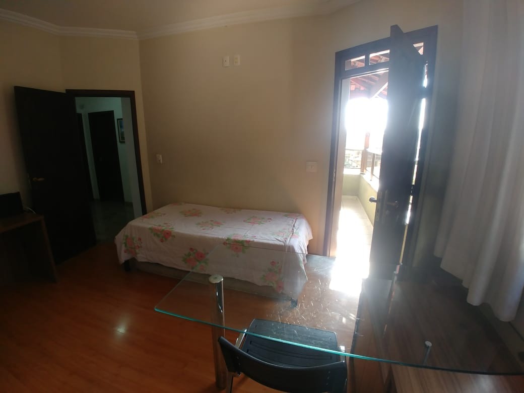 Casa à venda com 3 quartos, 240m² - Foto 18