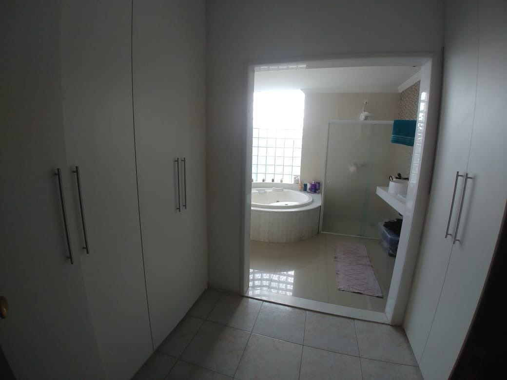 Casa à venda com 3 quartos, 240m² - Foto 22