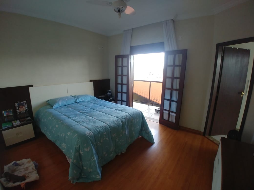 Casa à venda com 3 quartos, 240m² - Foto 14