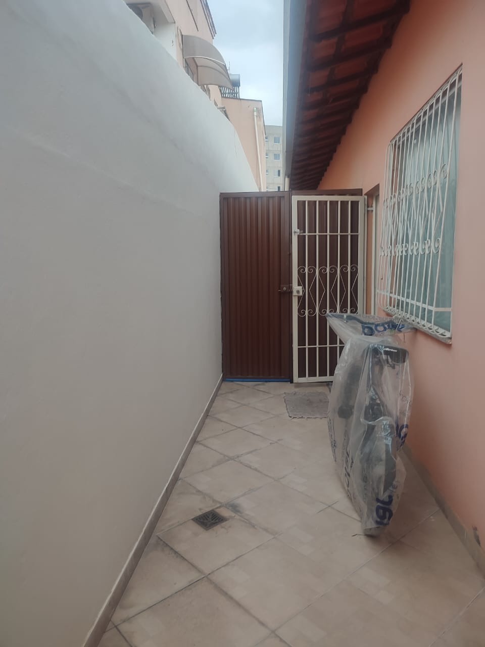 Casa à venda com 2 quartos, 180m² - Foto 2