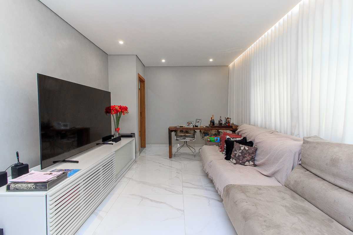 Apartamento à venda com 4 quartos, 121m² - Foto 1