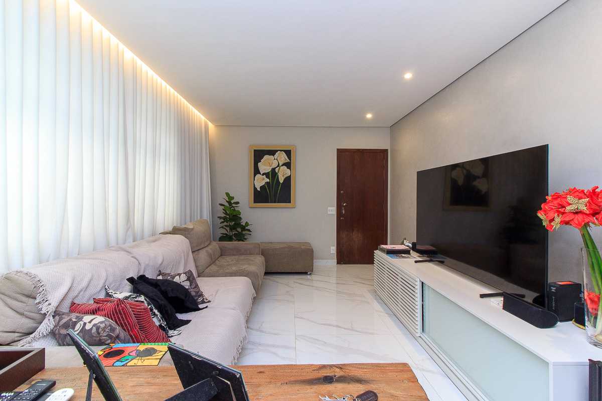 Apartamento à venda com 4 quartos, 121m² - Foto 2