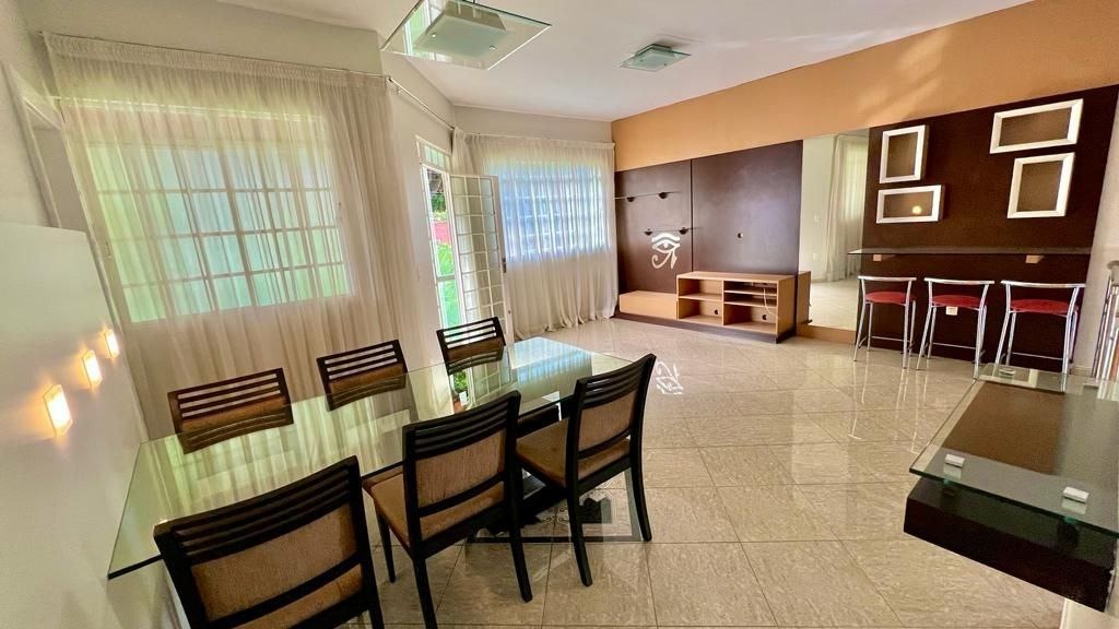 Casa à venda com 3 quartos, 250m² - Foto 8