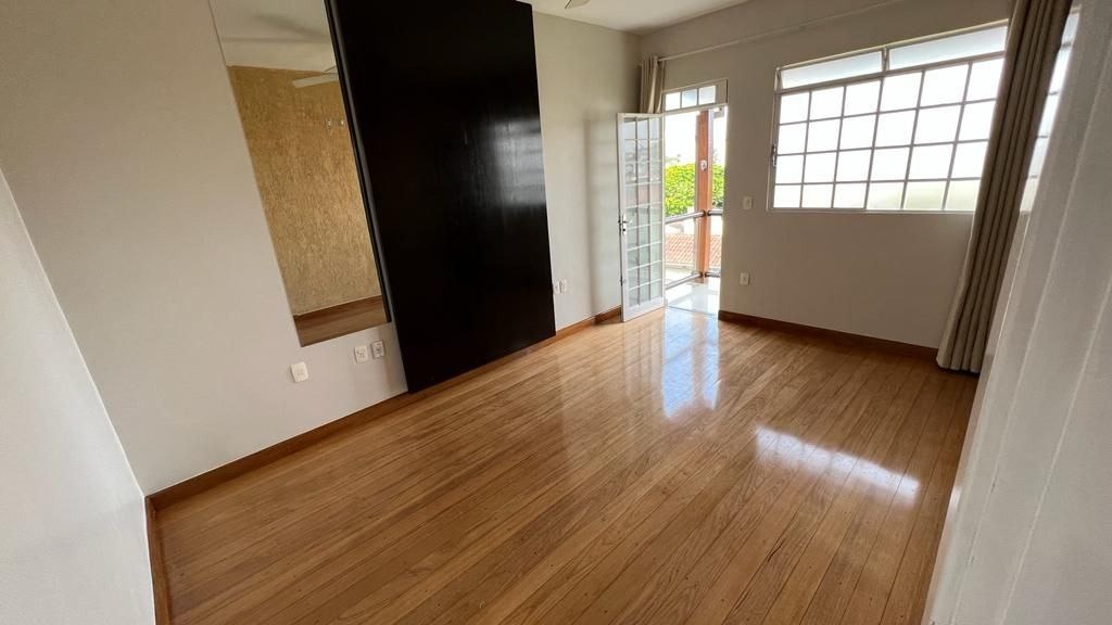 Casa à venda com 3 quartos, 250m² - Foto 10