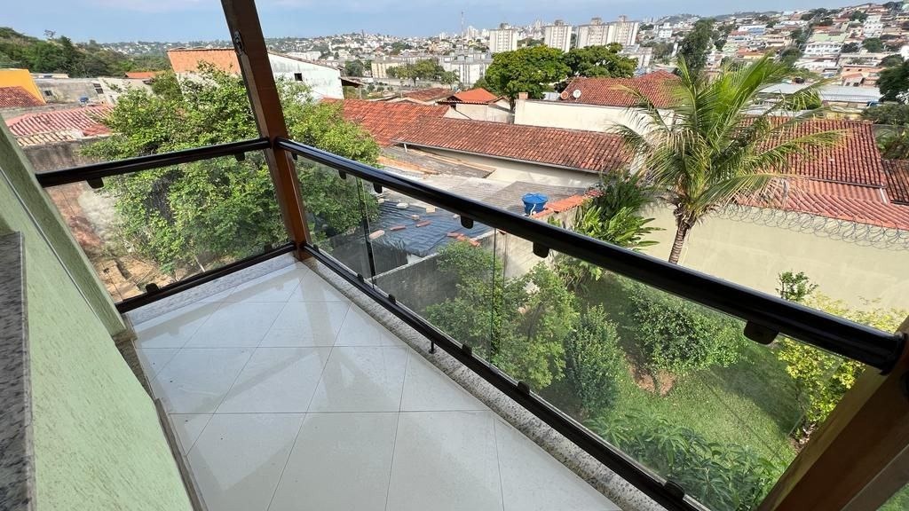 Casa à venda com 3 quartos, 250m² - Foto 4