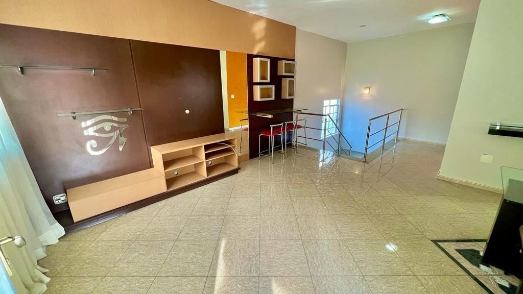 Casa à venda com 3 quartos, 250m² - Foto 5