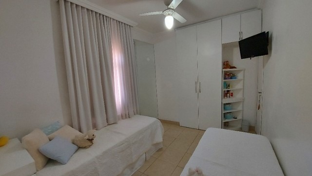 Apartamento à venda com 3 quartos, 193m² - Foto 4