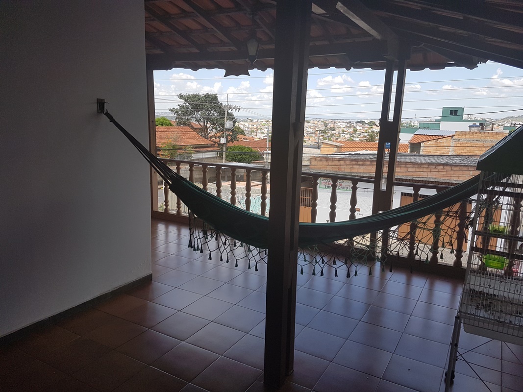 Casa à venda com 4 quartos, 274m² - Foto 3