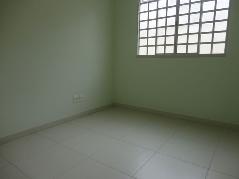 Casa à venda com 3 quartos, 70m² - Foto 11