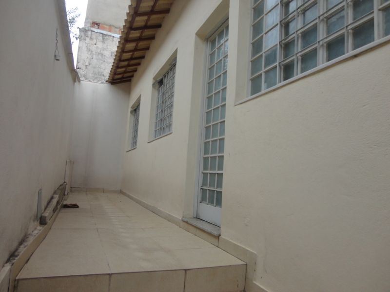 Casa à venda com 3 quartos, 70m² - Foto 1