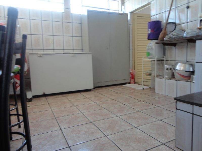 Casa à venda com 3 quartos, 360m² - Foto 10