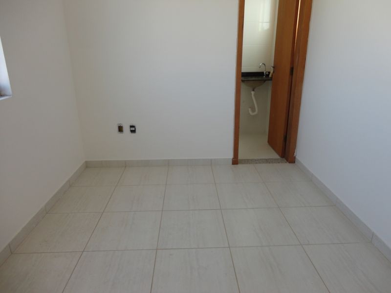 Apartamento à venda com 2 quartos, 55m² - Foto 4