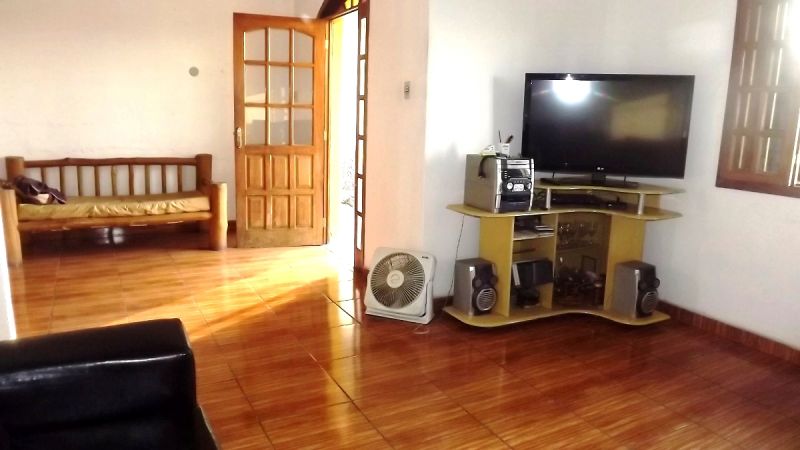 Casa à venda com 4 quartos, 240m² - Foto 5