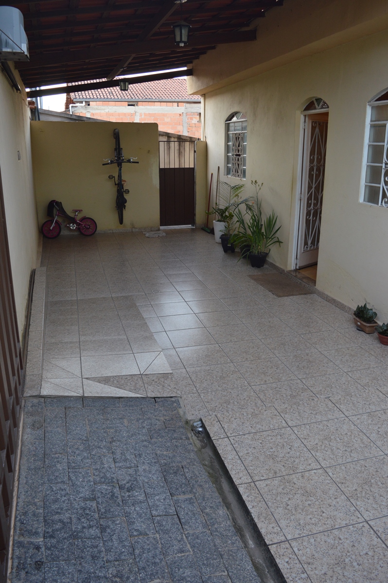 Casa à venda com 4 quartos, 360m² - Foto 2