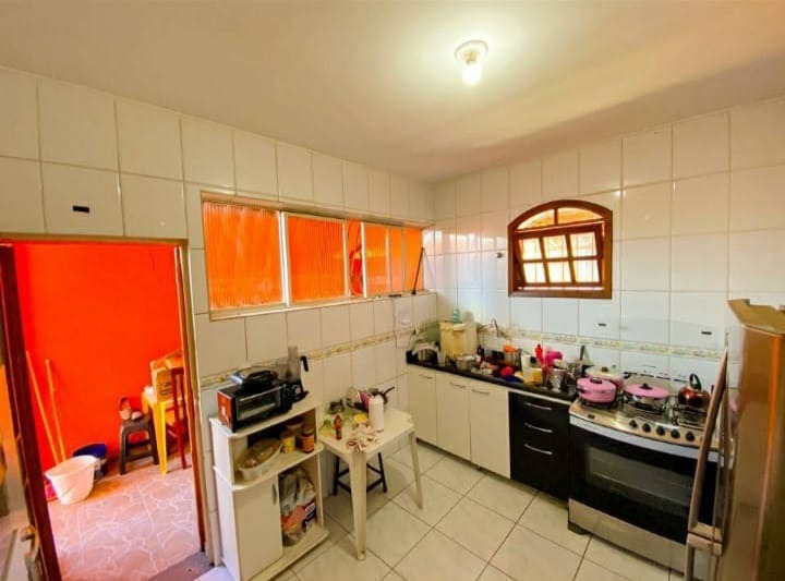 Casa à venda com 3 quartos, 300m² - Foto 4