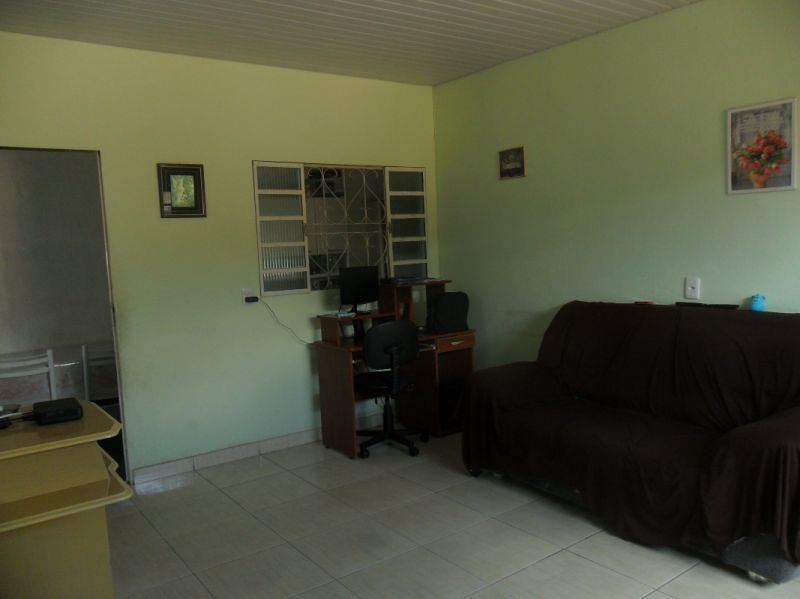 Casa à venda com 4 quartos, 165m² - Foto 1