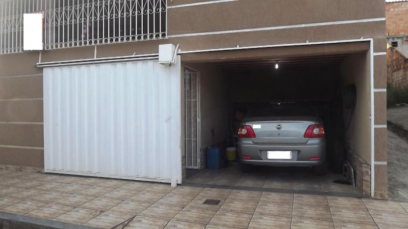 Casa à venda com 4 quartos, 300m² - Foto 1