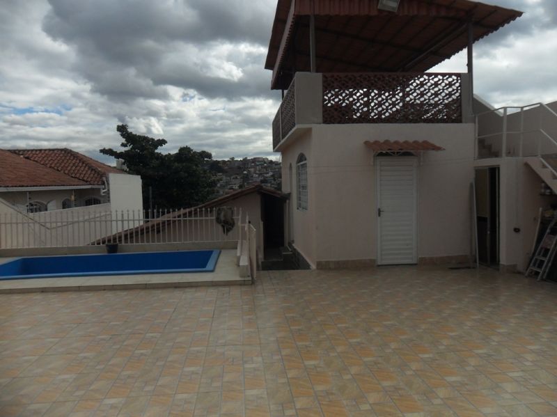 Casa à venda com 3 quartos, 242m² - Foto 11