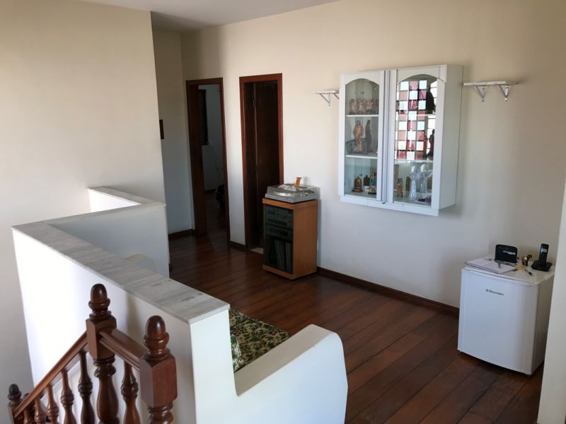 Casa à venda com 5 quartos, 332m² - Foto 8