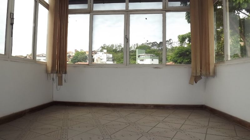 Casa à venda com 3 quartos, 370m² - Foto 13