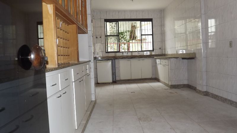 Casa à venda com 3 quartos, 370m² - Foto 8