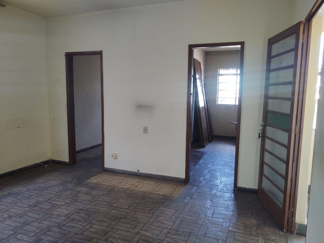 Casa à venda com 2 quartos, 360m² - Foto 3