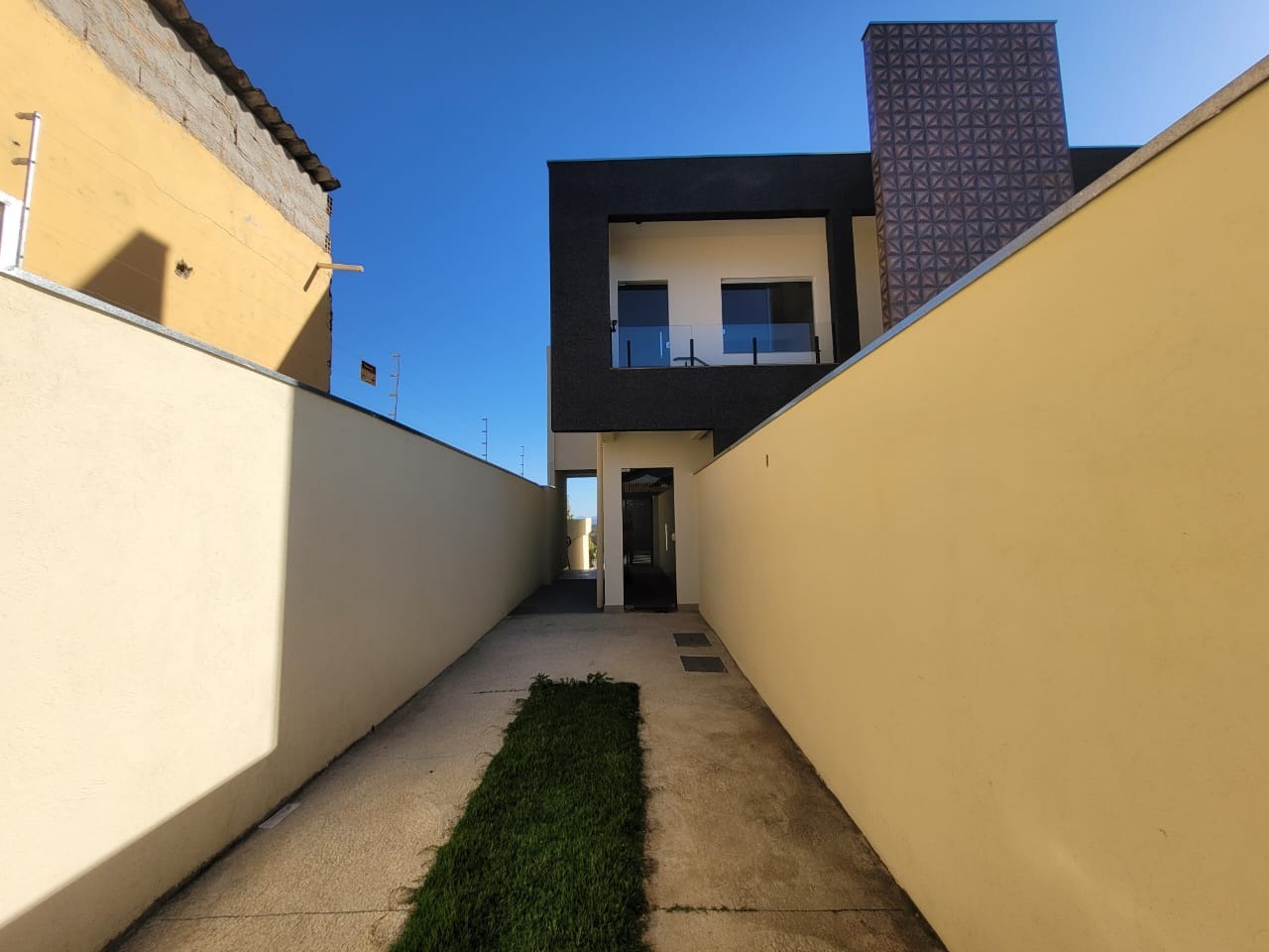 Casa à venda com 2 quartos, 66m² - Foto 1