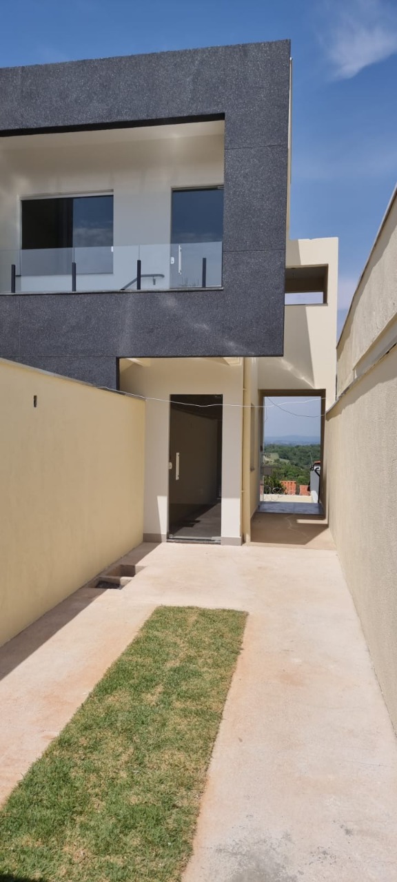 Casa à venda com 2 quartos, 66m² - Foto 3