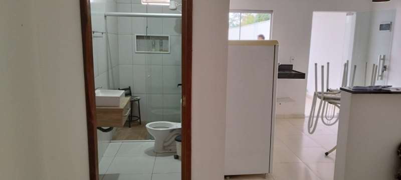 Casa à venda com 2 quartos, 200m² - Foto 4