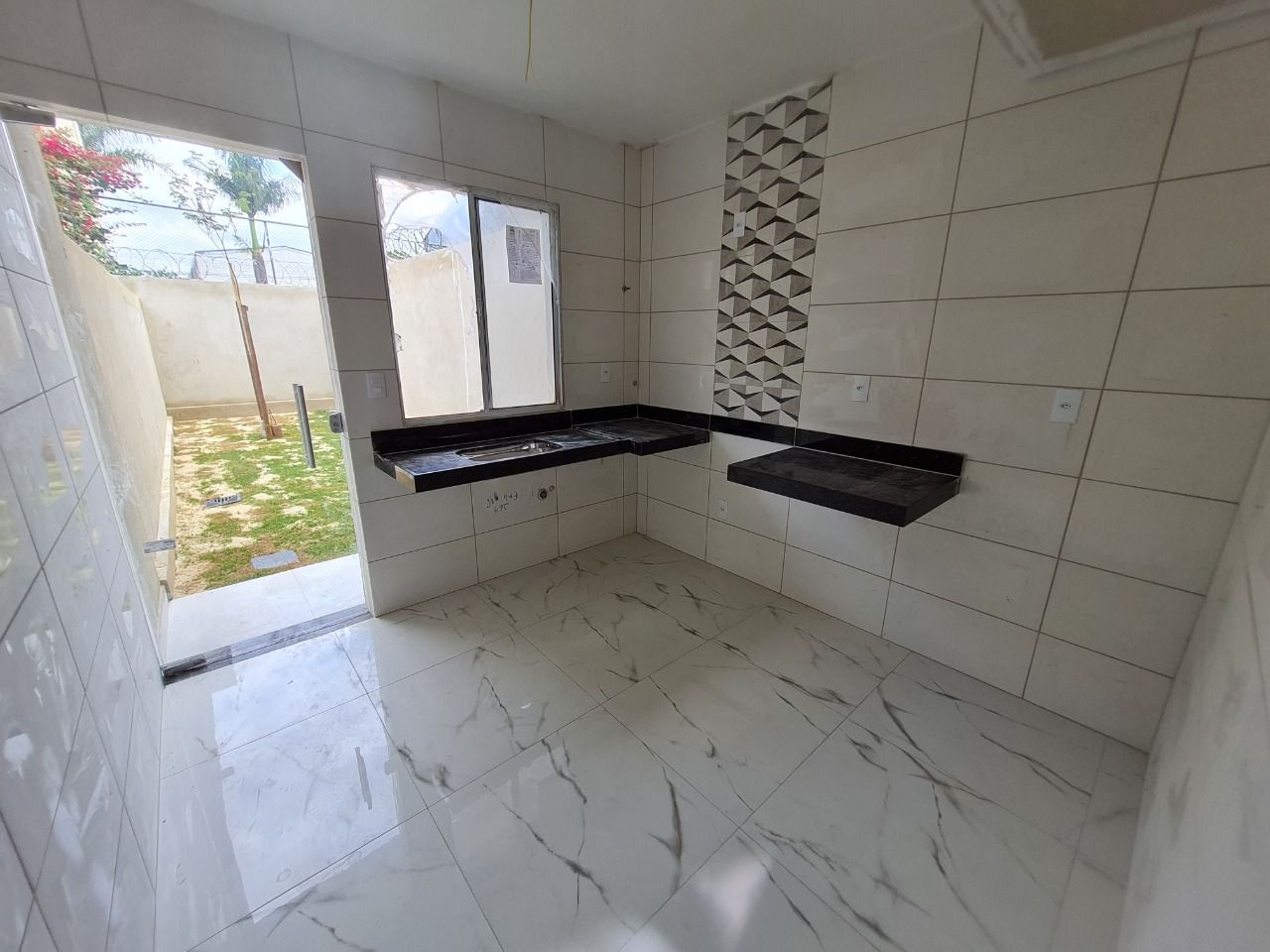 Casa de Condomínio à venda com 2 quartos, 111m² - Foto 1