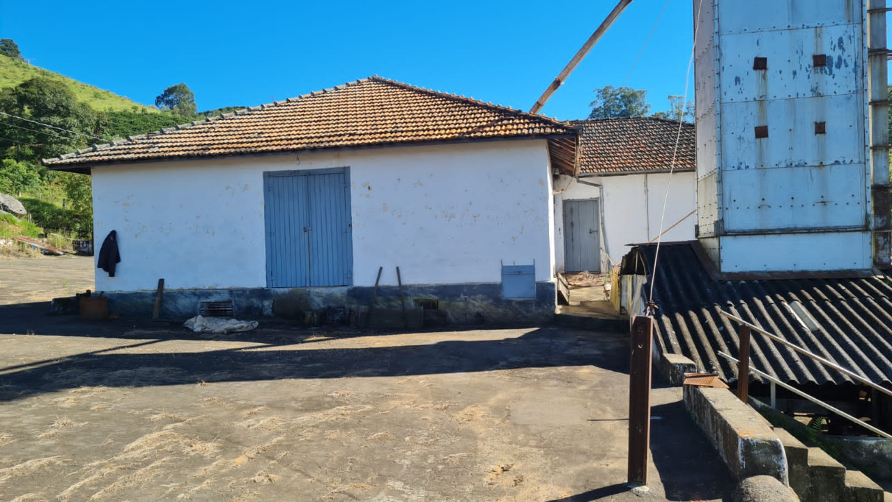 Chácara à venda com 3 quartos, 623500m² - Foto 13