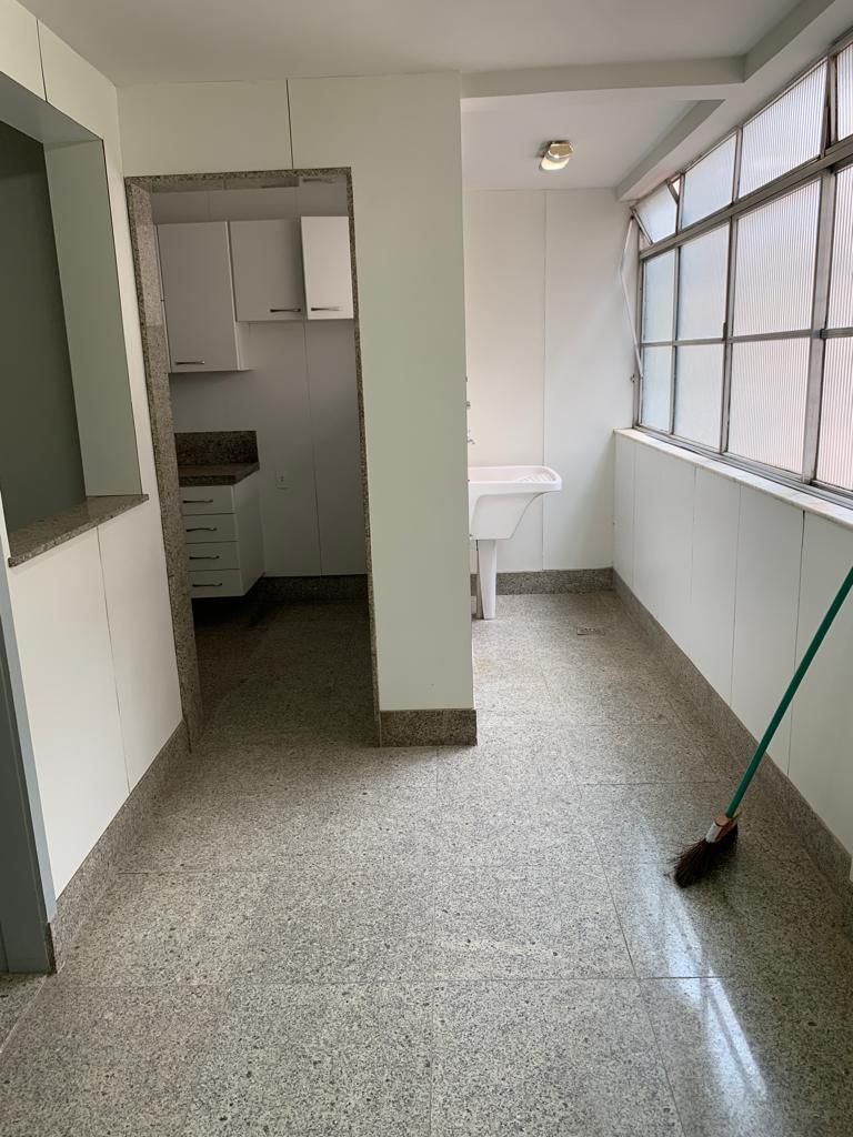 Apartamento à venda com 5 quartos, 330m² - Foto 22